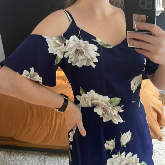 Dress - Picture 2 of 6